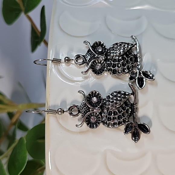 Owl Drop Earrings, oxidized, crystals - Picture 4 of 6